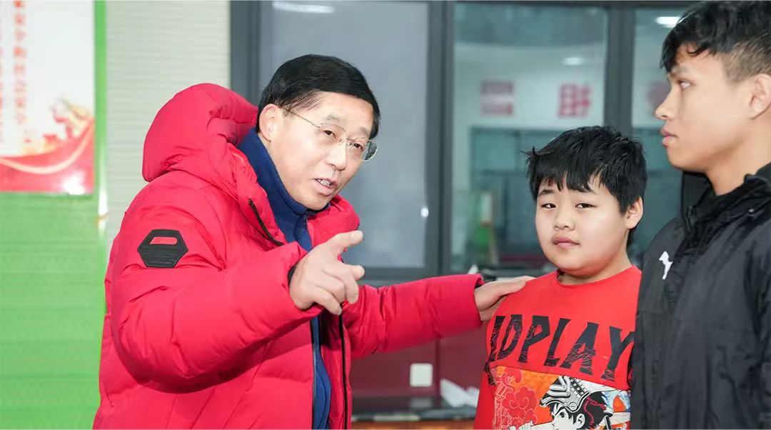 并且在关键