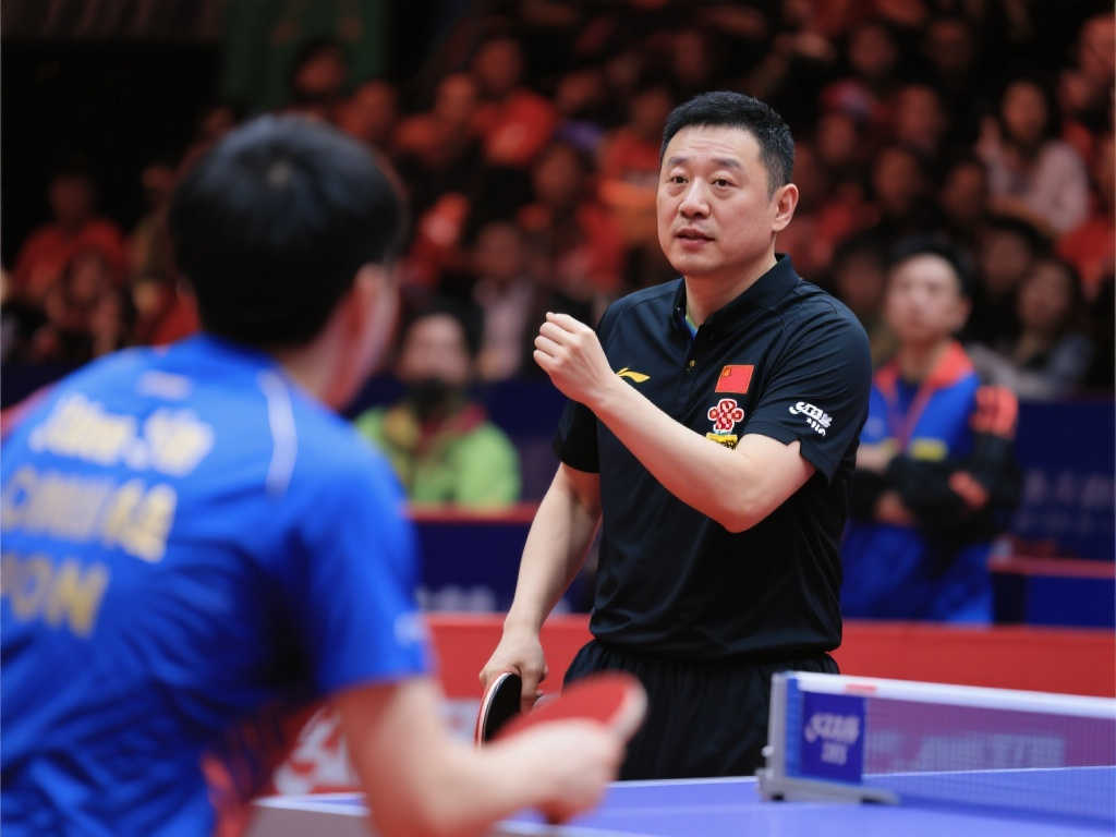 完胜曼联 完胜曼联